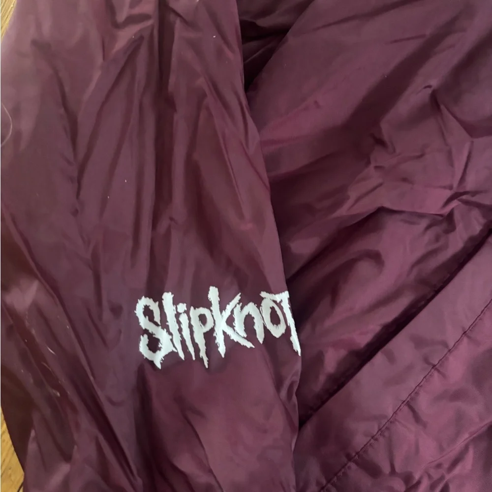 🔥 Vintage Slipknot Burgundy Hooded Zip Up Jacket Logo on Front Back & Sleeve Lg - Picture 2 of 5